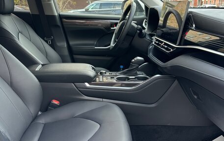 Toyota Highlander, 2025 год, 4 600 000 рублей, 20 фотография