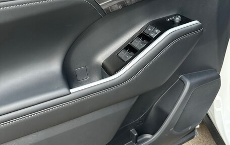 Toyota Highlander, 2025 год, 4 600 000 рублей, 31 фотография