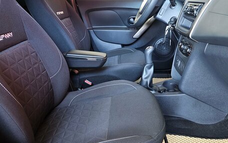 Renault Sandero II рестайлинг, 2017 год, 985 000 рублей, 13 фотография