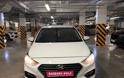 Hyundai Solaris II рестайлинг, 2018 год, 900 000 рублей, 1 фотография