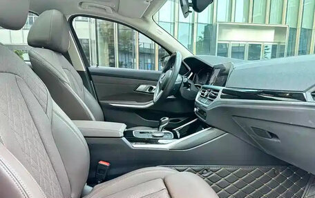 BMW 3 серия, 2022 год, 1 947 000 рублей, 10 фотография