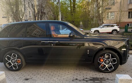 Rolls-Royce Cullinan, 2023 год, 47 000 000 рублей, 2 фотография