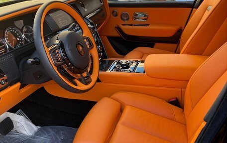 Rolls-Royce Cullinan, 2023 год, 47 000 000 рублей, 4 фотография