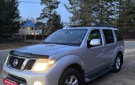 Nissan Pathfinder, 2012 год, 1 050 000 рублей, 2 фотография