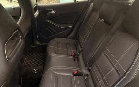 Mercedes-Benz GLA, 2016 год, 1 600 000 рублей, 9 фотография