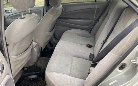 Toyota Prius IV XW50, 2001 год, 300 000 рублей, 5 фотография