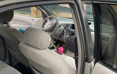 Toyota Prius IV XW50, 2001 год, 300 000 рублей, 6 фотография