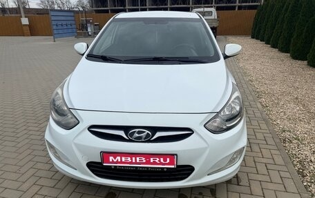 Hyundai Solaris II рестайлинг, 2011 год, 615 000 рублей, 1 фотография