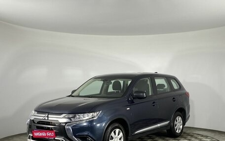 Mitsubishi Outlander III рестайлинг 3, 2019 год, 1 650 000 рублей, 1 фотография