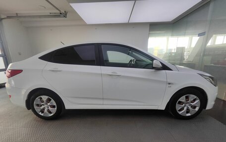 Hyundai Solaris II рестайлинг, 2016 год, 949 000 рублей, 5 фотография