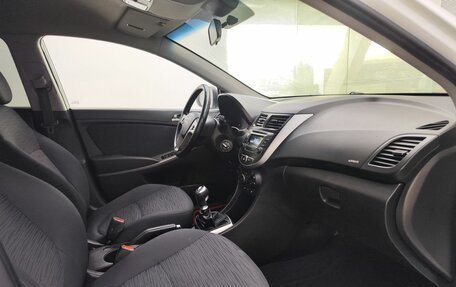 Hyundai Solaris II рестайлинг, 2016 год, 949 000 рублей, 13 фотография