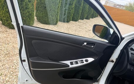 Hyundai Solaris II рестайлинг, 2011 год, 615 000 рублей, 14 фотография