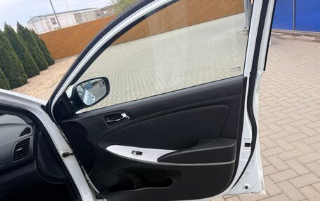 Hyundai Solaris II рестайлинг, 2011 год, 615 000 рублей, 7 фотография