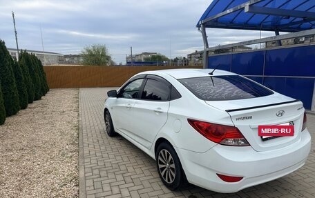Hyundai Solaris II рестайлинг, 2011 год, 615 000 рублей, 4 фотография