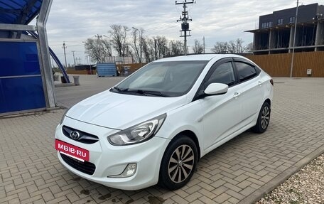 Hyundai Solaris II рестайлинг, 2011 год, 615 000 рублей, 5 фотография