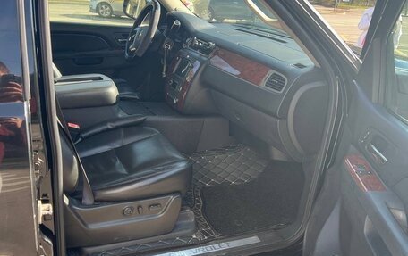 Chevrolet Tahoe III, 2011 год, 1 900 000 рублей, 4 фотография