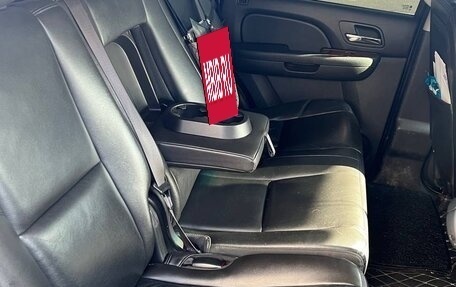 Chevrolet Tahoe III, 2011 год, 1 900 000 рублей, 3 фотография