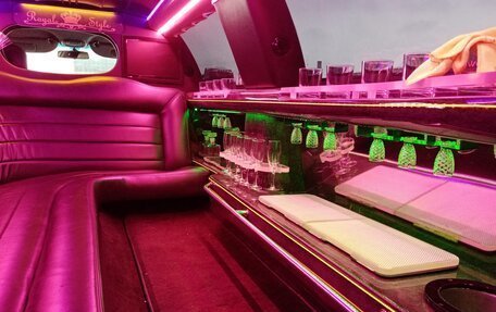 Lincoln Town Car III рестайлинг, 2007 год, 1 690 000 рублей, 10 фотография