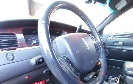 Lincoln Town Car III рестайлинг, 2007 год, 1 690 000 рублей, 15 фотография