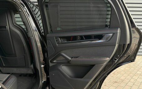 Porsche Cayenne III, 2025 год, 30 990 000 рублей, 11 фотография