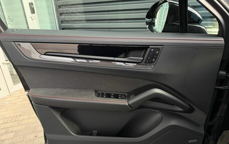 Porsche Cayenne III, 2025 год, 30 990 000 рублей, 13 фотография