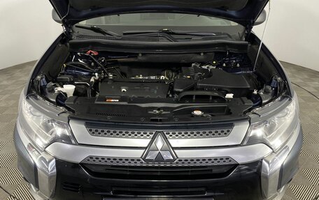 Mitsubishi Outlander III рестайлинг 3, 2019 год, 1 650 000 рублей, 4 фотография