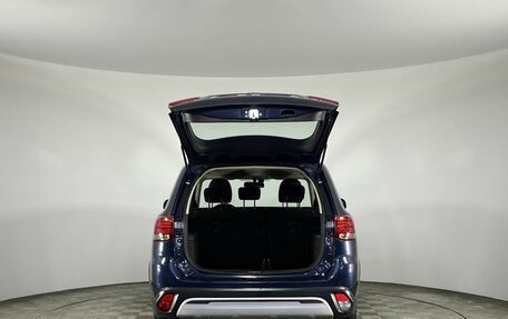 Mitsubishi Outlander III рестайлинг 3, 2019 год, 1 650 000 рублей, 9 фотография