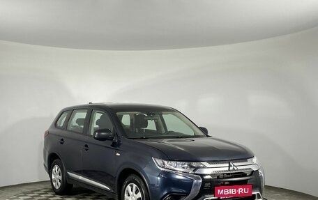 Mitsubishi Outlander III рестайлинг 3, 2019 год, 1 650 000 рублей, 2 фотография