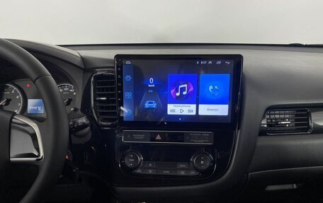 Mitsubishi Outlander III рестайлинг 3, 2019 год, 1 650 000 рублей, 18 фотография