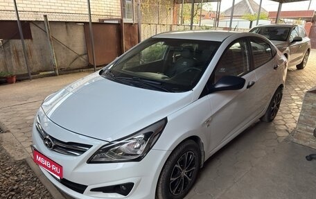 Hyundai Solaris II рестайлинг, 2014 год, 1 000 000 рублей, 1 фотография