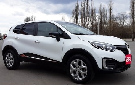 Renault Kaptur I рестайлинг, 2017 год, 1 149 000 рублей, 2 фотография