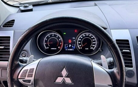 Mitsubishi Outlander III рестайлинг 3, 2010 год, 920 000 рублей, 11 фотография