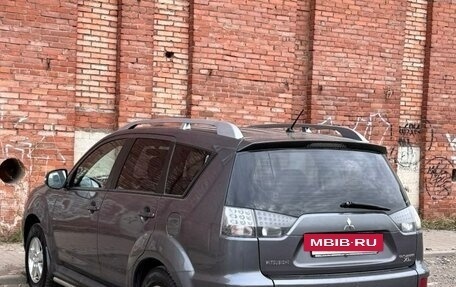 Mitsubishi Outlander III рестайлинг 3, 2010 год, 920 000 рублей, 15 фотография