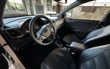 Hyundai Solaris II рестайлинг, 2014 год, 1 000 000 рублей, 5 фотография