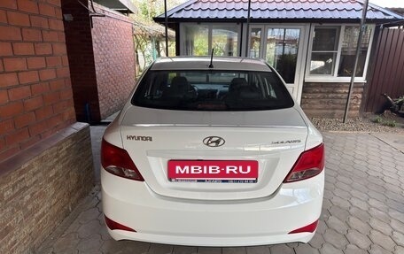 Hyundai Solaris II рестайлинг, 2014 год, 1 000 000 рублей, 2 фотография