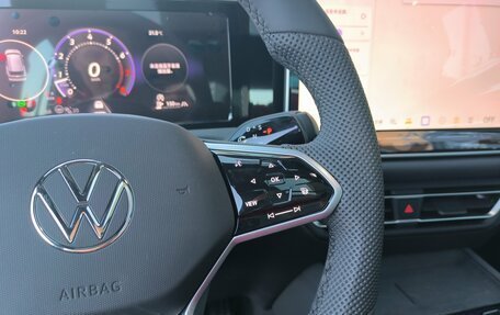 Volkswagen Tiguan, 2026 год, 4 700 000 рублей, 29 фотография