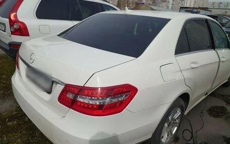 Mercedes-Benz E-Класс, 2012 год, 1 290 000 рублей, 10 фотография