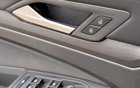 Volkswagen Golf VIII, 2020 год, 3 200 000 рублей, 13 фотография