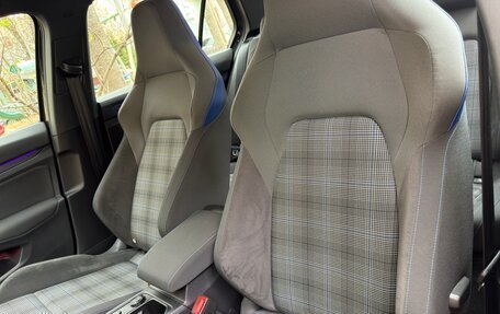 Volkswagen Golf VIII, 2020 год, 3 200 000 рублей, 15 фотография