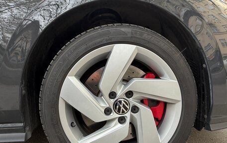 Volkswagen Golf VIII, 2020 год, 3 200 000 рублей, 26 фотография