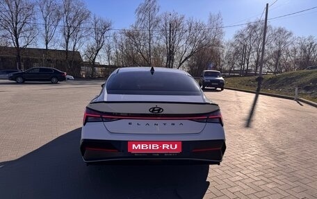 Hyundai Elantra, 2023 год, 2 440 000 рублей, 4 фотография