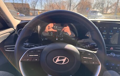 Hyundai Elantra, 2023 год, 2 440 000 рублей, 11 фотография