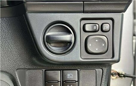 Toyota Corolla, 2019 год, 1 700 000 рублей, 10 фотография