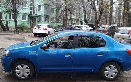 Renault Logan II, 2017 год, 650 000 рублей, 2 фотография