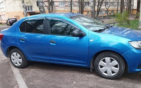 Renault Logan II, 2017 год, 650 000 рублей, 4 фотография