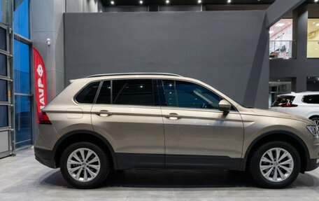 Volkswagen Tiguan II, 2019 год, 2 190 000 рублей, 3 фотография