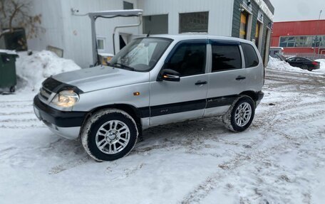 Chevrolet Niva I рестайлинг, 2003 год, 260 000 рублей, 6 фотография