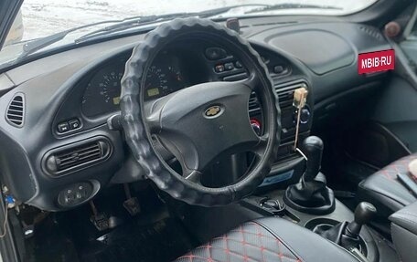 Chevrolet Niva I рестайлинг, 2003 год, 260 000 рублей, 11 фотография