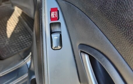 Hyundai ix35 I рестайлинг, 2010 год, 999 999 рублей, 9 фотография