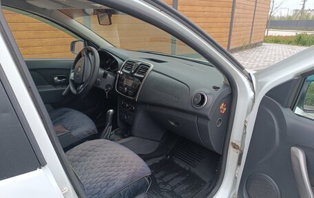 Renault Logan II, 2015 год, 380 000 рублей, 4 фотография